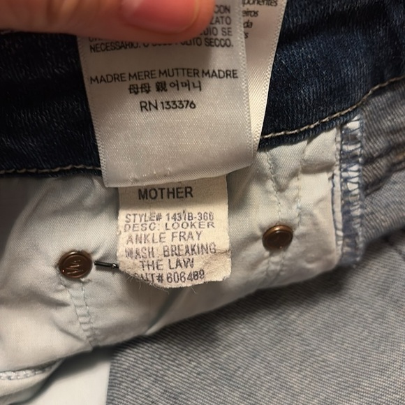 Mother Looker Ankle Chew Distressed Jeans in Breaking the Law Size 26 - Picture 8 of 8